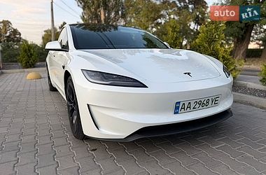 Седан Tesla Model 3 2024 в Николаеве