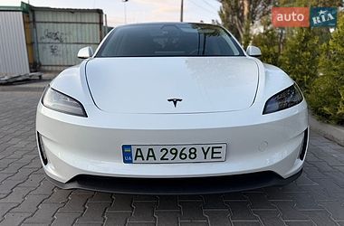 Седан Tesla Model 3 2024 в Николаеве