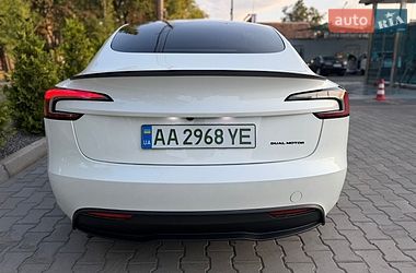 Седан Tesla Model 3 2024 в Николаеве