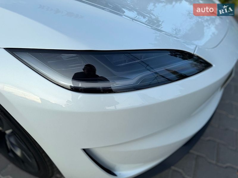 Седан Tesla Model 3 2024 в Николаеве