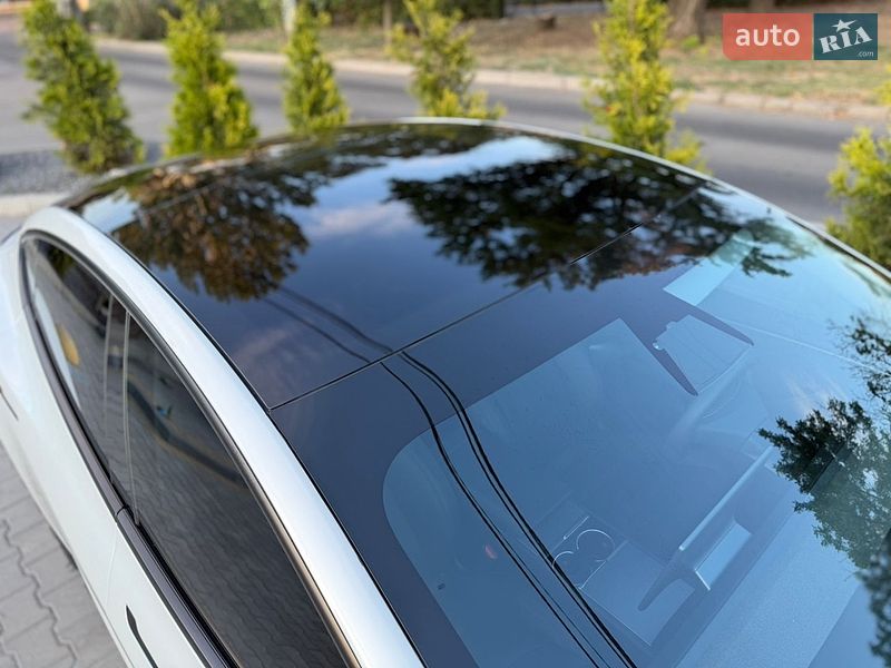 Седан Tesla Model 3 2024 в Николаеве