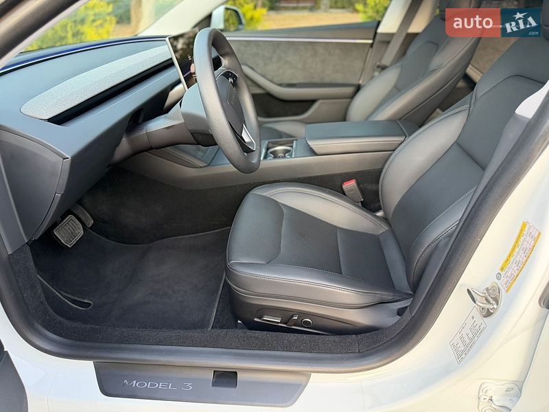 Седан Tesla Model 3 2024 в Николаеве