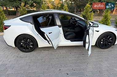 Седан Tesla Model 3 2024 в Николаеве