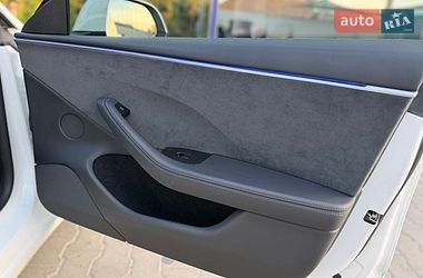 Седан Tesla Model 3 2024 в Николаеве