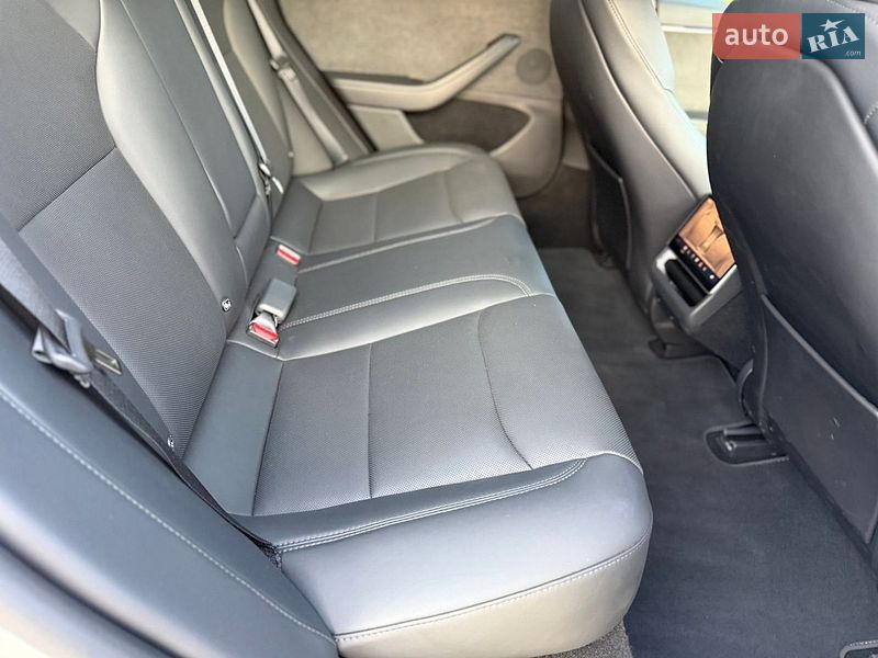 Седан Tesla Model 3 2024 в Миколаєві