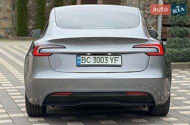 Седан Tesla Model 3 2025 в Стрию