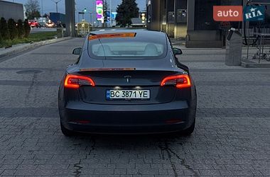 Седан Tesla Model 3 2022 в Львове