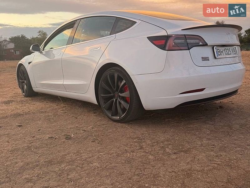 Седан Tesla Model 3 2020 в Одессе