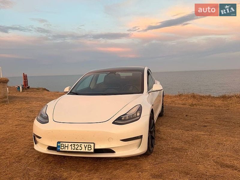 Седан Tesla Model 3 2020 в Одессе