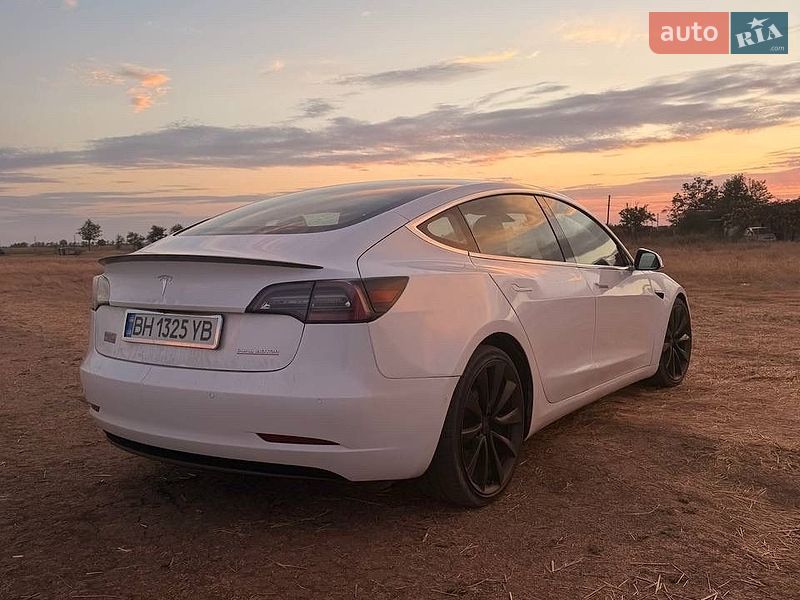 Седан Tesla Model 3 2020 в Одессе
