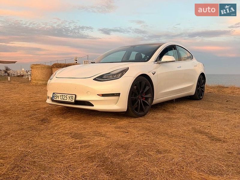 Седан Tesla Model 3 2020 в Одессе