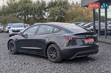 Седан Tesla Model 3 2024 в Луцьку
