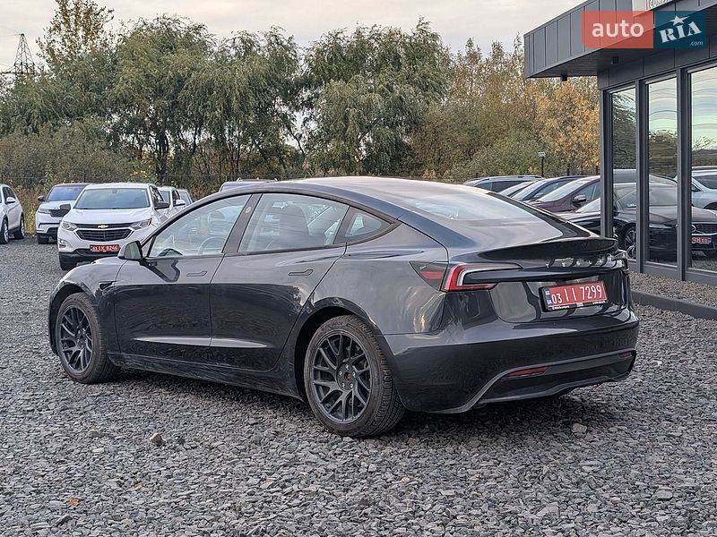 Седан Tesla Model 3 2024 в Луцьку