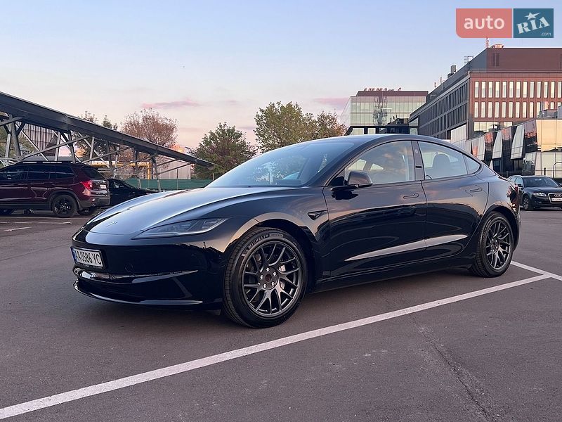 Tesla Model 3 2023