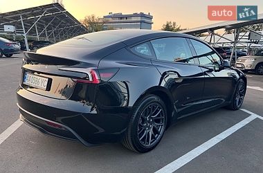 Седан Tesla Model 3 2023 в Києві