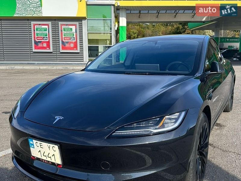 Tesla Model 3 2024