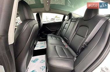 Седан Tesla Model 3 2023 в Львові