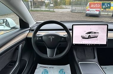 Седан Tesla Model 3 2023 в Львові