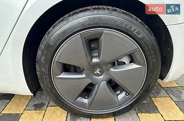 Седан Tesla Model 3 2023 в Львові