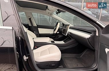 Седан Tesla Model 3 2019 в Киеве