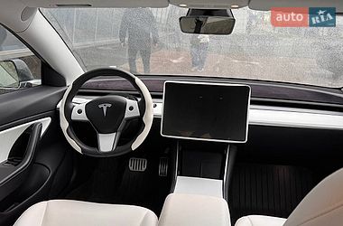 Седан Tesla Model 3 2019 в Киеве