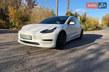 Седан Tesla Model 3 2019 в Вінниці