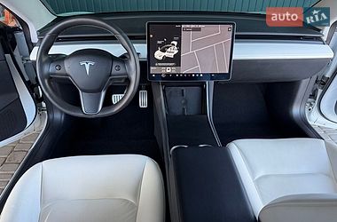 Седан Tesla Model 3 2019 в Вінниці