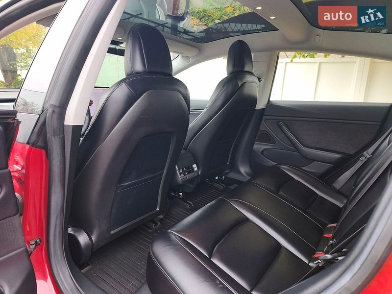 Седан Tesla Model 3 2018 в Білій Церкві