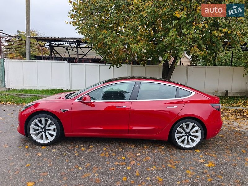 Седан Tesla Model 3 2018 в Білій Церкві
