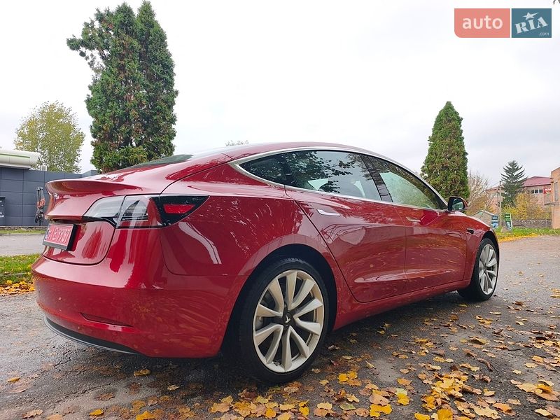 Седан Tesla Model 3 2018 в Білій Церкві