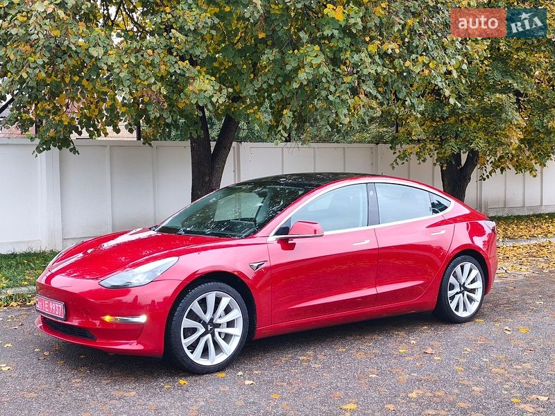Седан Tesla Model 3 2018 в Білій Церкві
