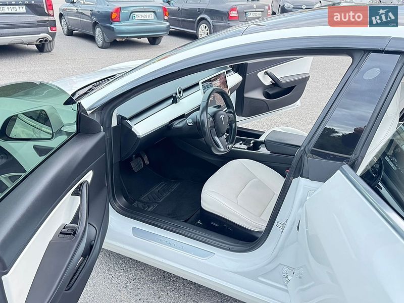 Седан Tesla Model 3 2018 в Днепре