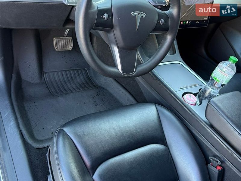 Седан Tesla Model 3 2021 в Києві