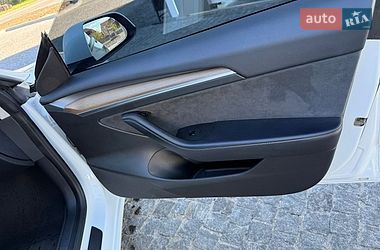 Седан Tesla Model 3 2021 в Києві