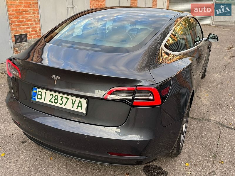 Седан Tesla Model 3 2018 в Полтаве