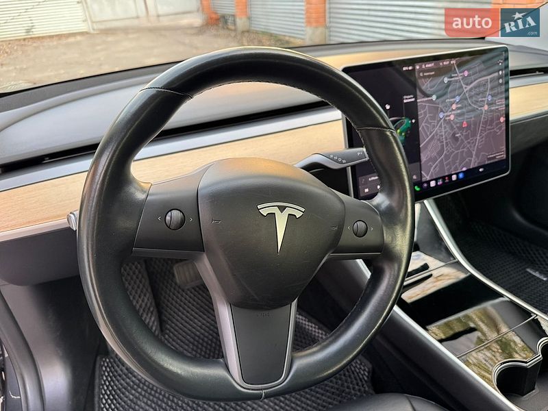 Седан Tesla Model 3 2018 в Полтаве