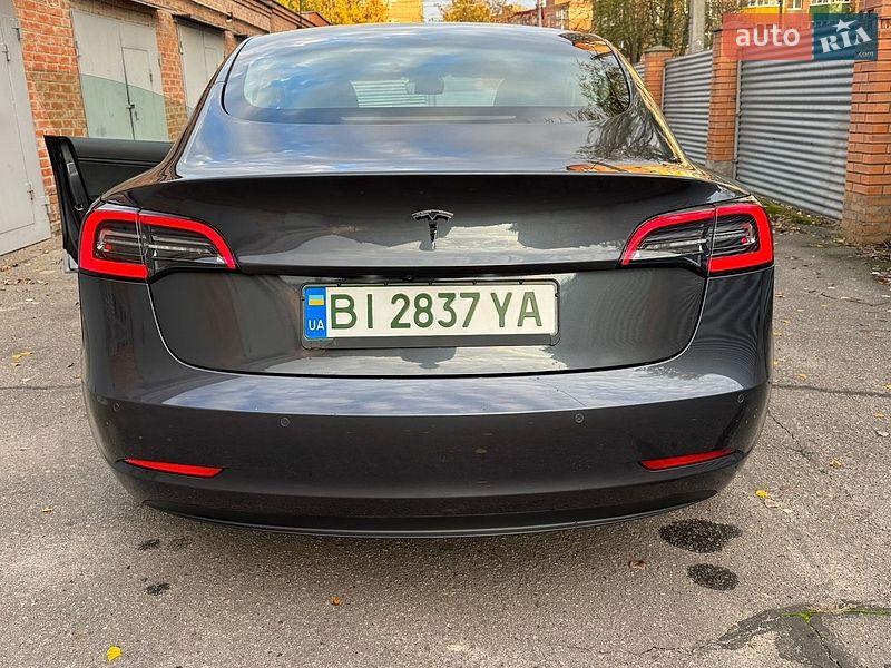 Седан Tesla Model 3 2018 в Полтаве
