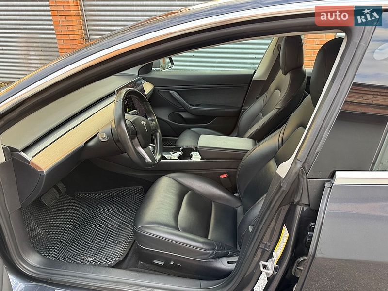 Седан Tesla Model 3 2018 в Полтаве
