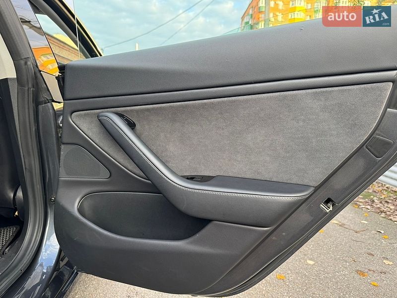 Седан Tesla Model 3 2018 в Полтаве
