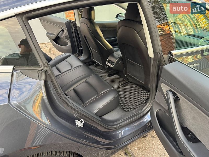 Седан Tesla Model 3 2018 в Полтаве