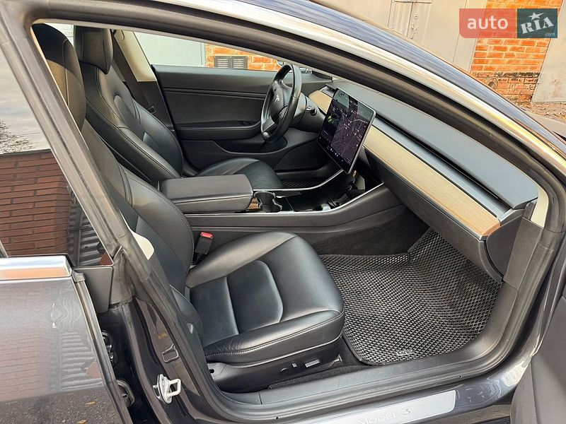 Седан Tesla Model 3 2018 в Полтаве