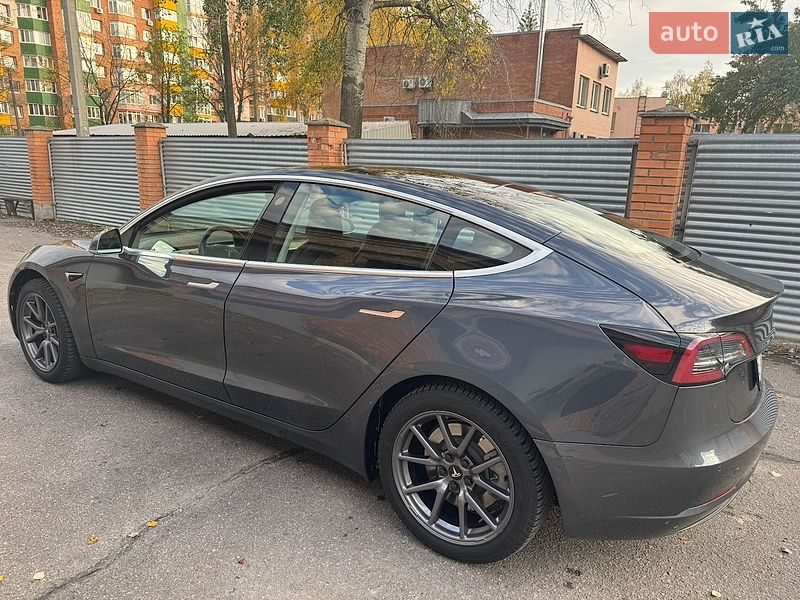 Седан Tesla Model 3 2018 в Полтаве