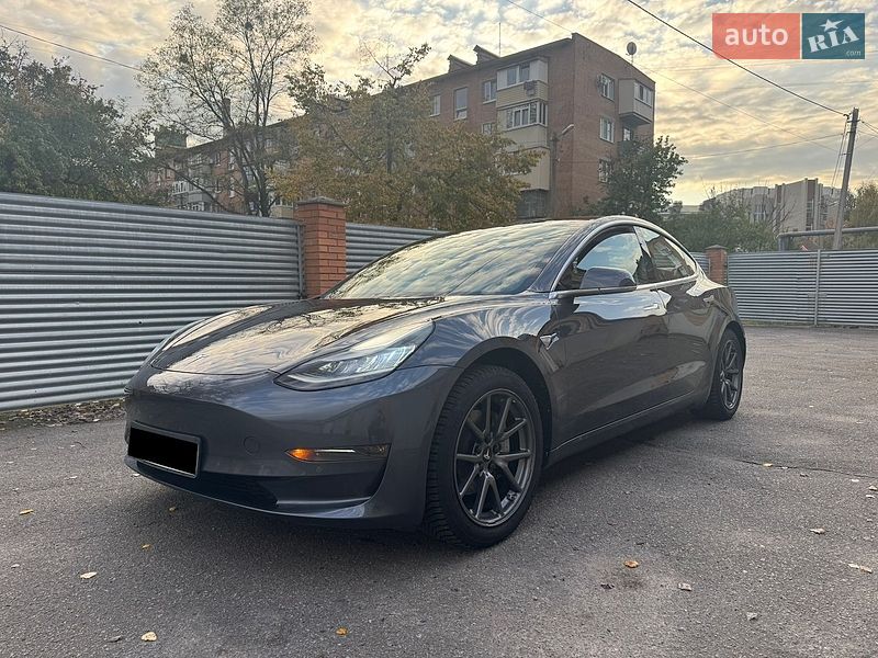 Седан Tesla Model 3 2018 в Полтаве