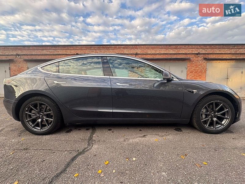 Седан Tesla Model 3 2018 в Полтаве