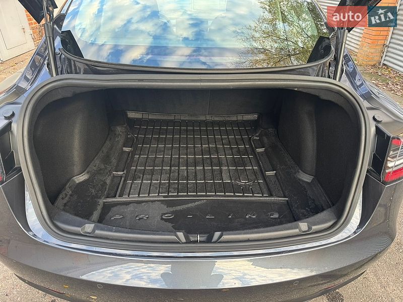 Седан Tesla Model 3 2018 в Полтаве