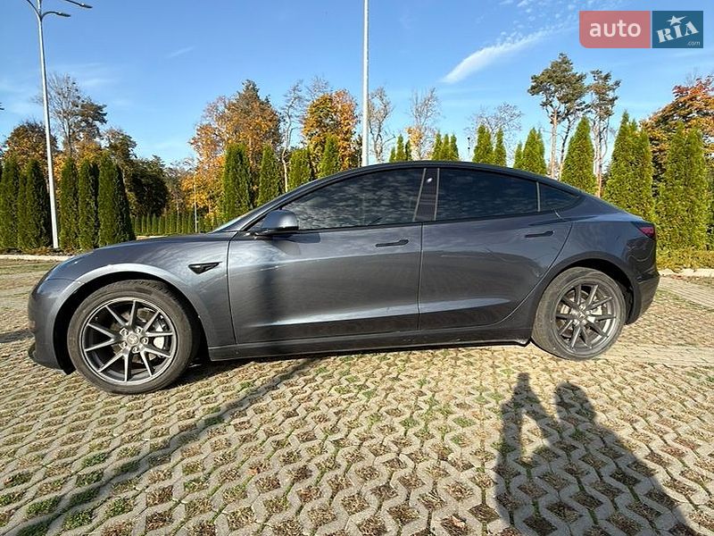 Tesla Model 3 2023