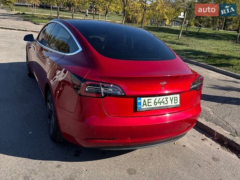 Седан Tesla Model 3 2020 в Дніпрі
