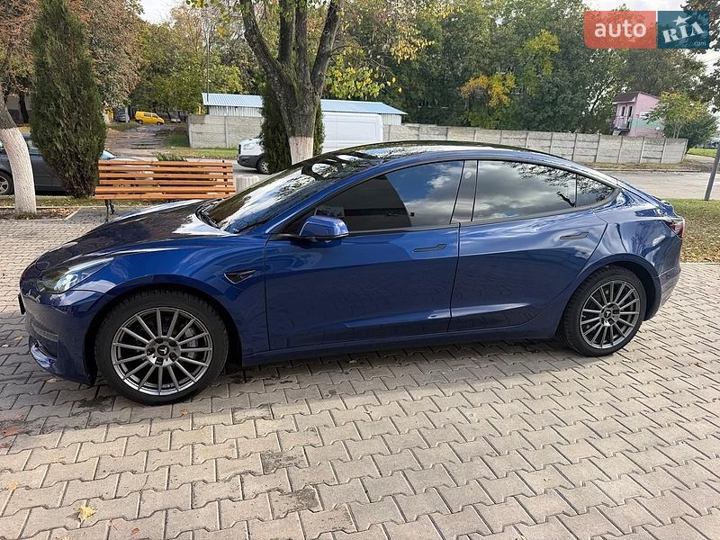 Седан Tesla Model 3 2021 в Лозовой