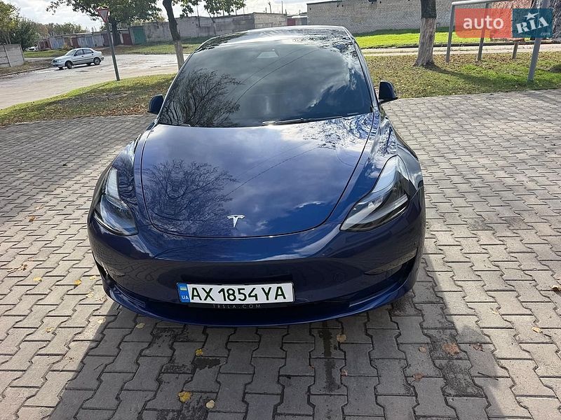 Седан Tesla Model 3 2021 в Лозовой