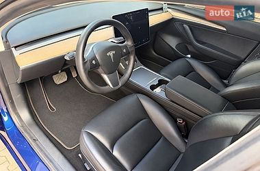 Седан Tesla Model 3 2021 в Лозовой